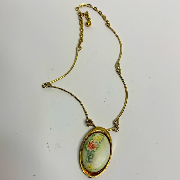 Vintage Necklace | Gold Linked Necklace With Oval Flower Print Charm | Feminine - Picture 4 of 7